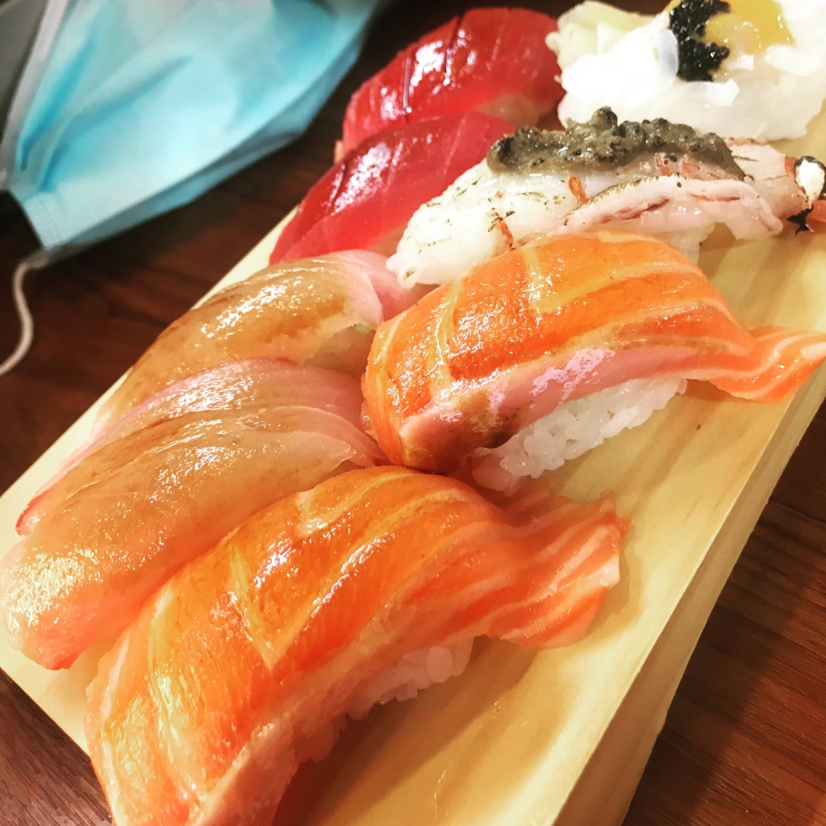 輕津丸號｜台北大安｜市場美食 - 八貫200元的超高CP握壽司，絕對要吃！